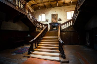 stāmerienas pils kamīns kāpnes