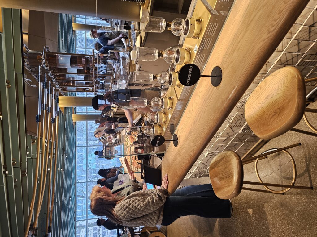 Starbucks reserve roastery Čikāga